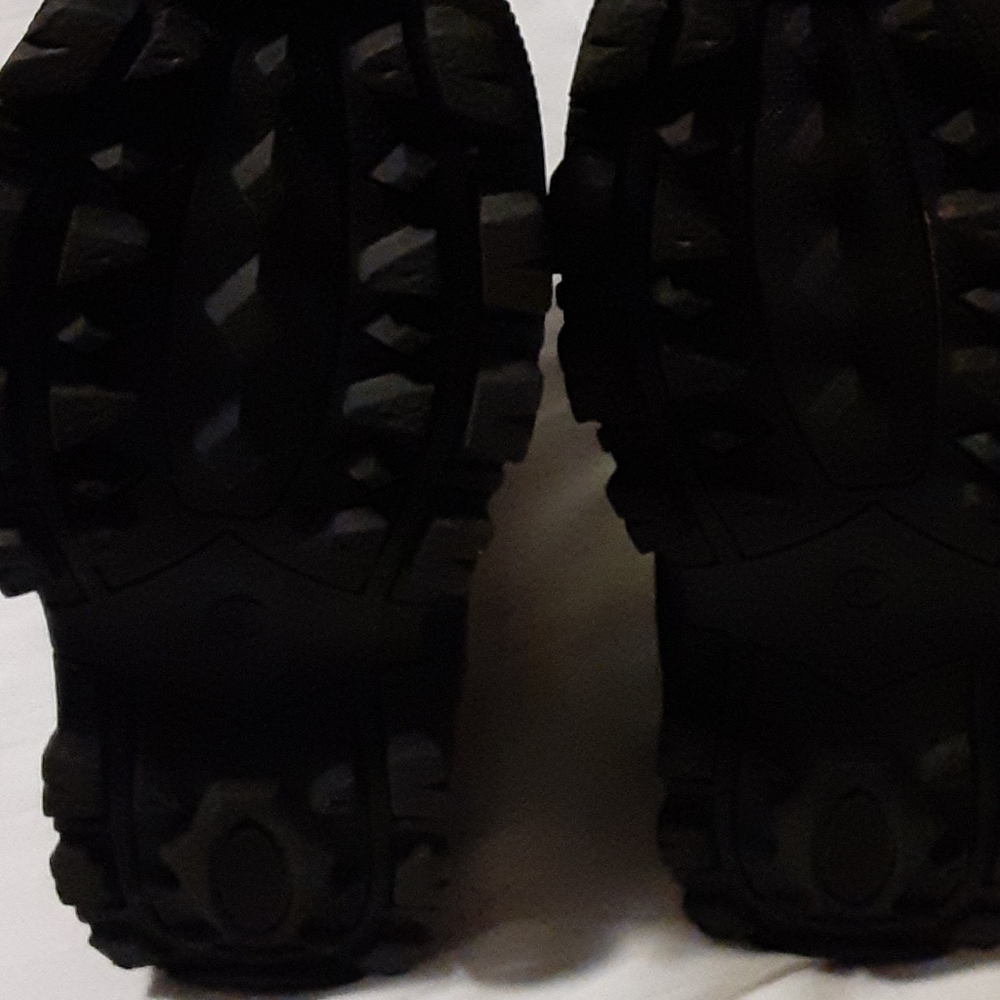 Boots - Picture 4 of 5